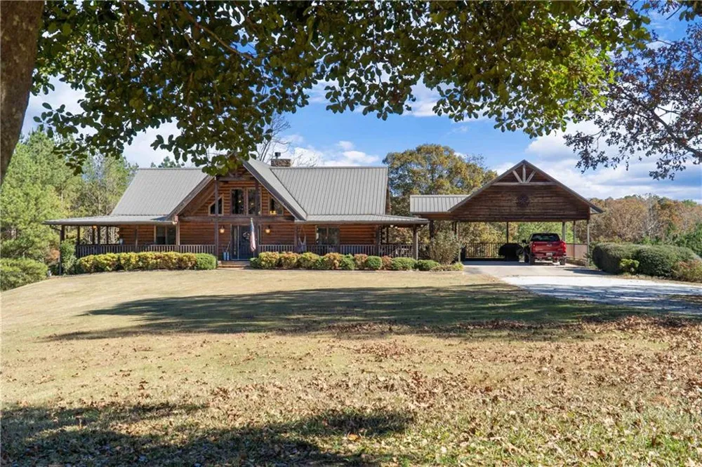 1466 County Rd 59 Roanoke, AL 36274