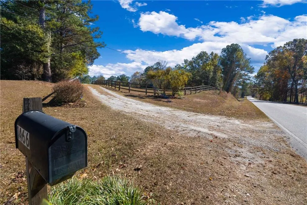 1466 County Rd 59 Roanoke, AL 36274