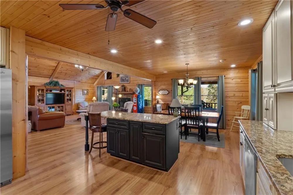 1466 County Rd 59 Roanoke, AL 36274