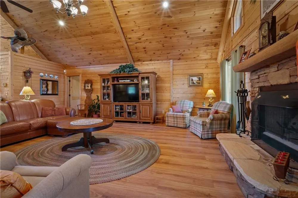 1466 County Rd 59 Roanoke, AL 36274