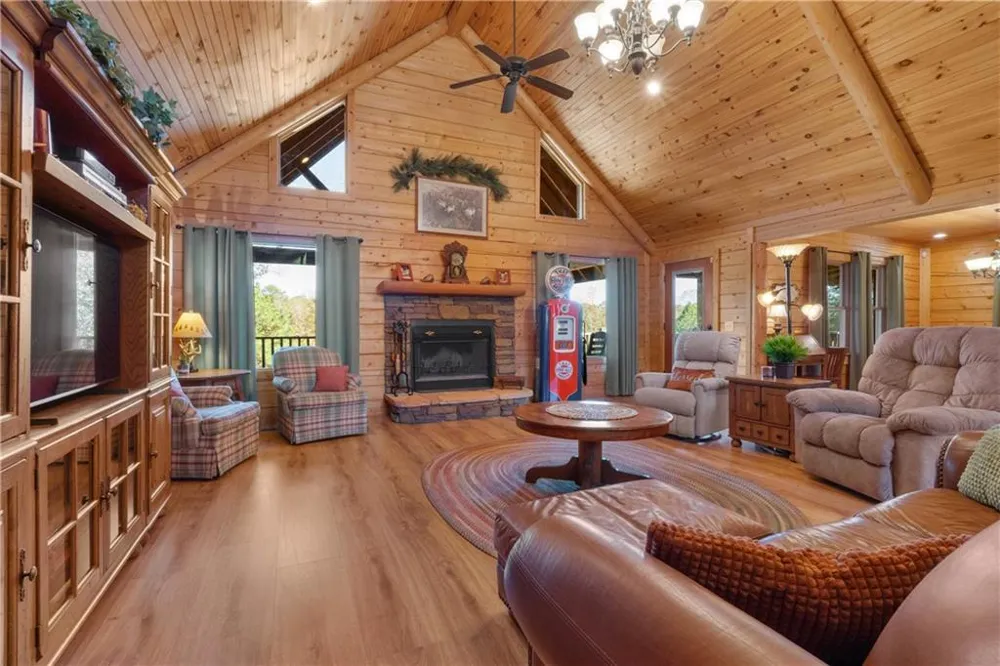 1466 County Rd 59 Roanoke, AL 36274