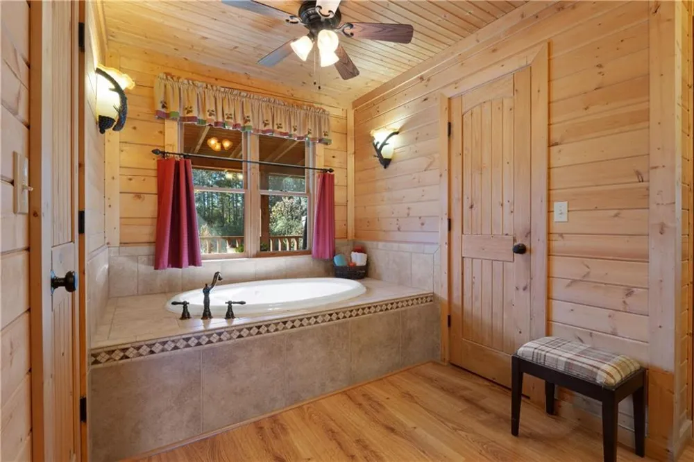 1466 County Rd 59 Roanoke, AL 36274