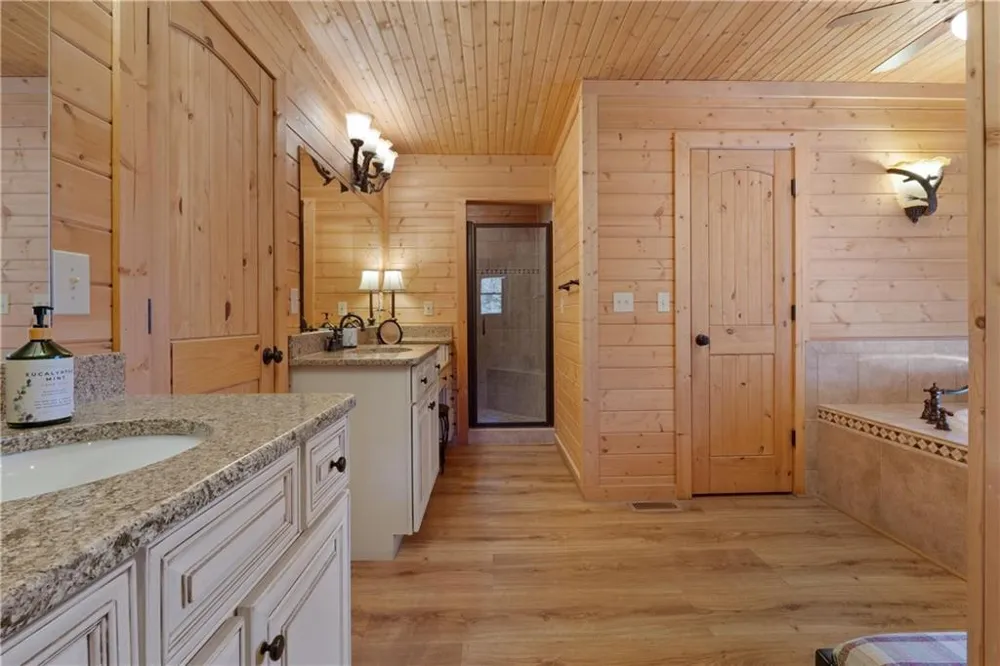 1466 County Rd 59 Roanoke, AL 36274