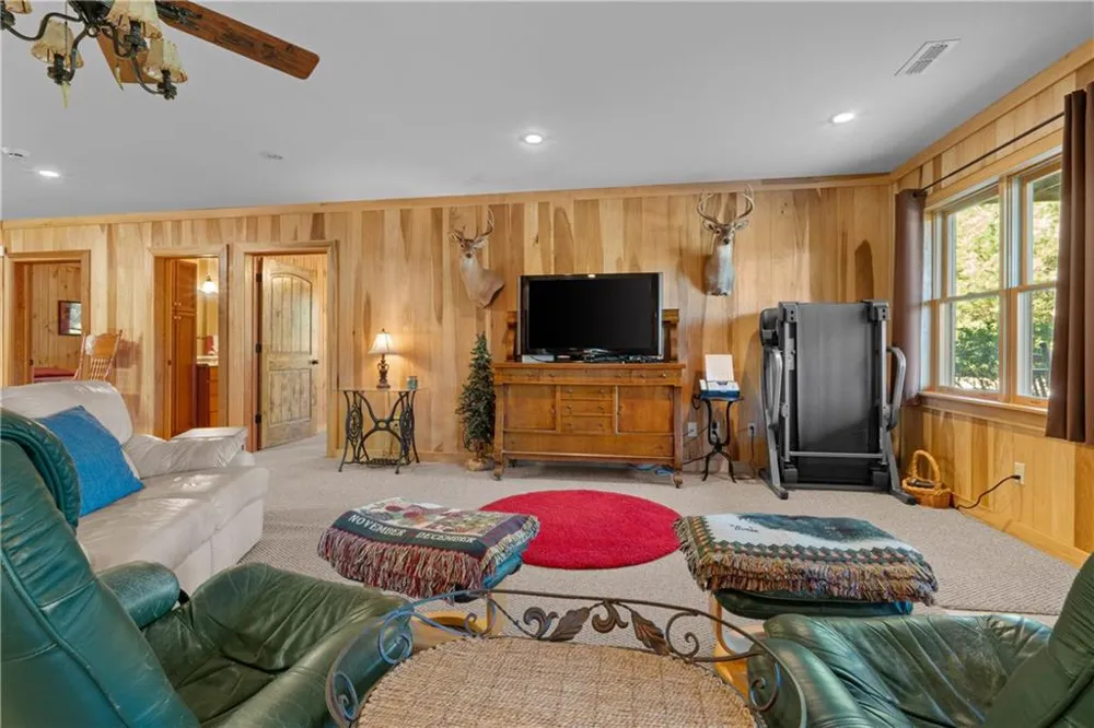 1466 County Rd 59 Roanoke, AL 36274