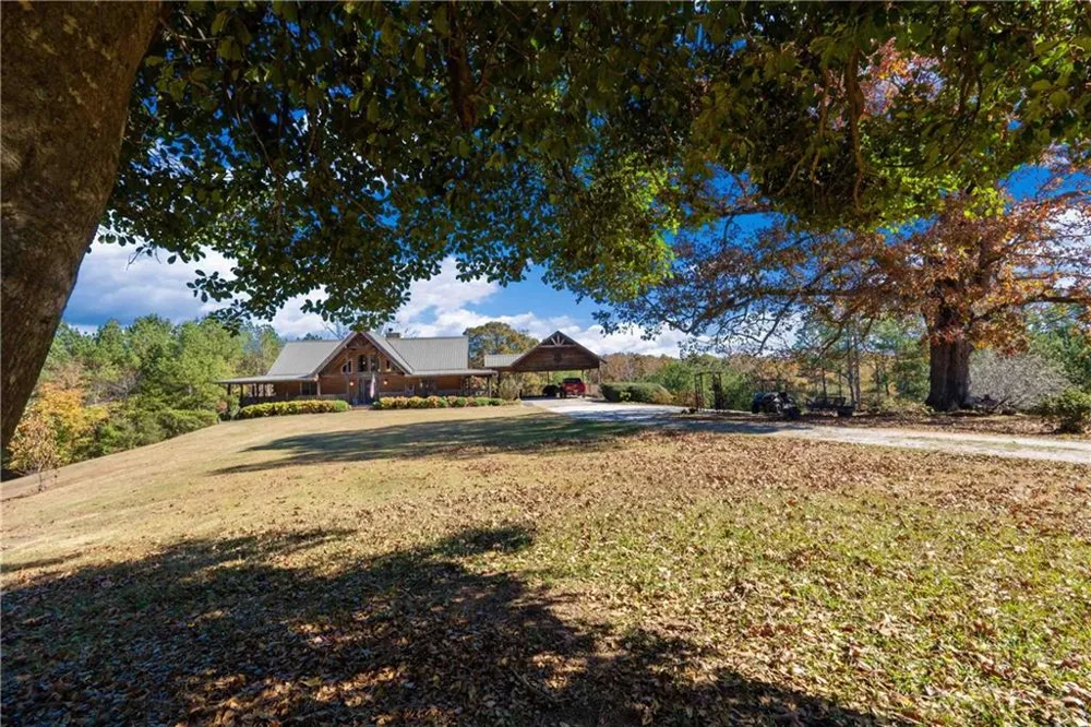1466 County Rd 59 Roanoke, AL 36274