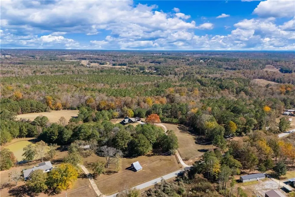 1466 County Rd 59 Roanoke, AL 36274