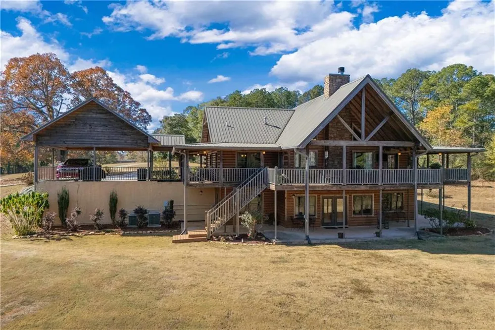 1466 County Rd 59 Roanoke, AL 36274