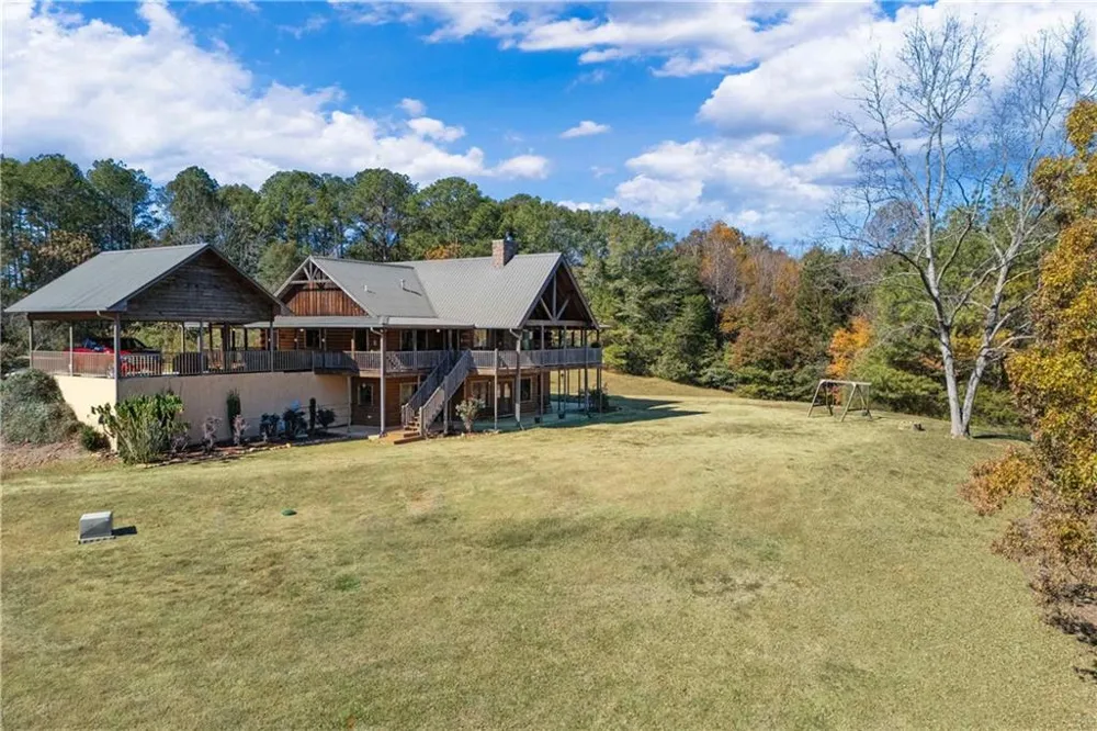 1466 County Rd 59 Roanoke, AL 36274