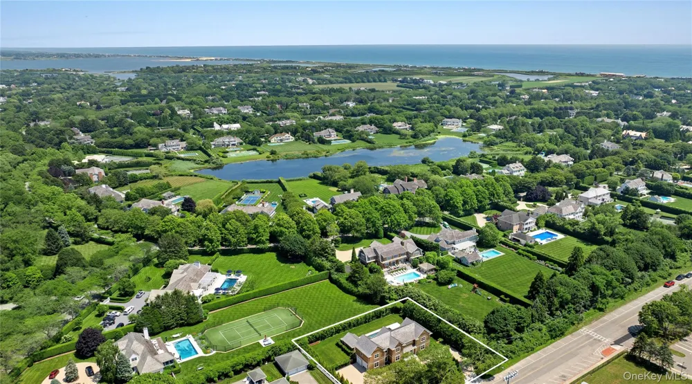 100 Narrow Lane Southampton, NY 11968
