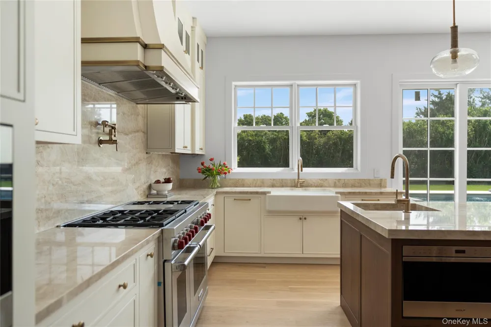 100 Narrow Lane Southampton, NY 11968