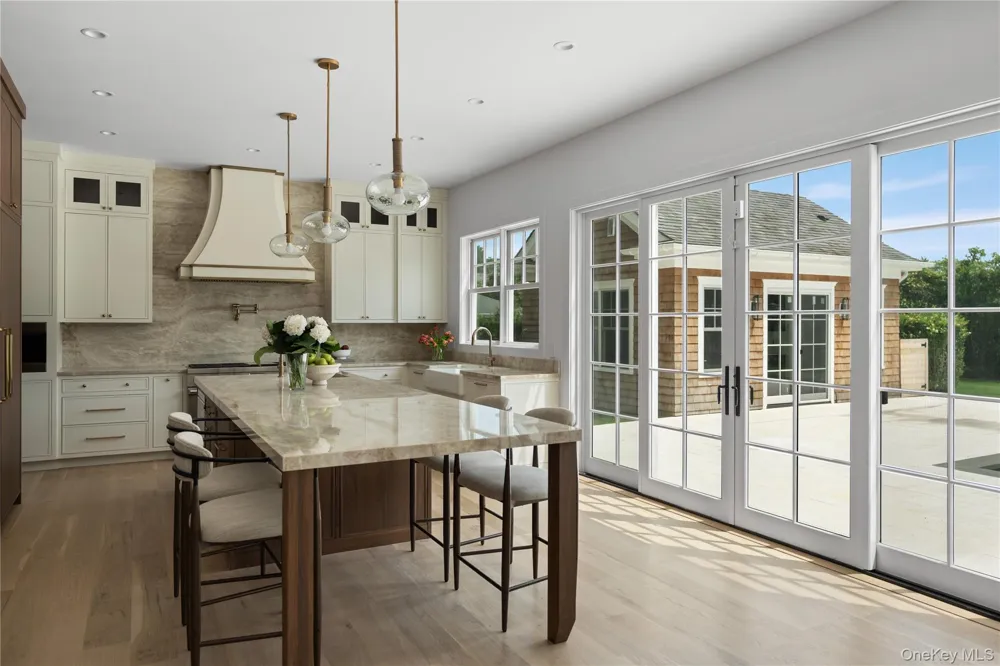 100 Narrow Lane Southampton, NY 11968