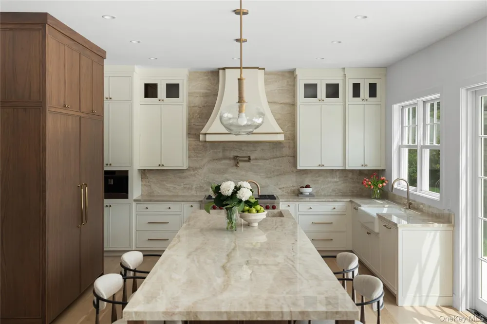 100 Narrow Lane Southampton, NY 11968