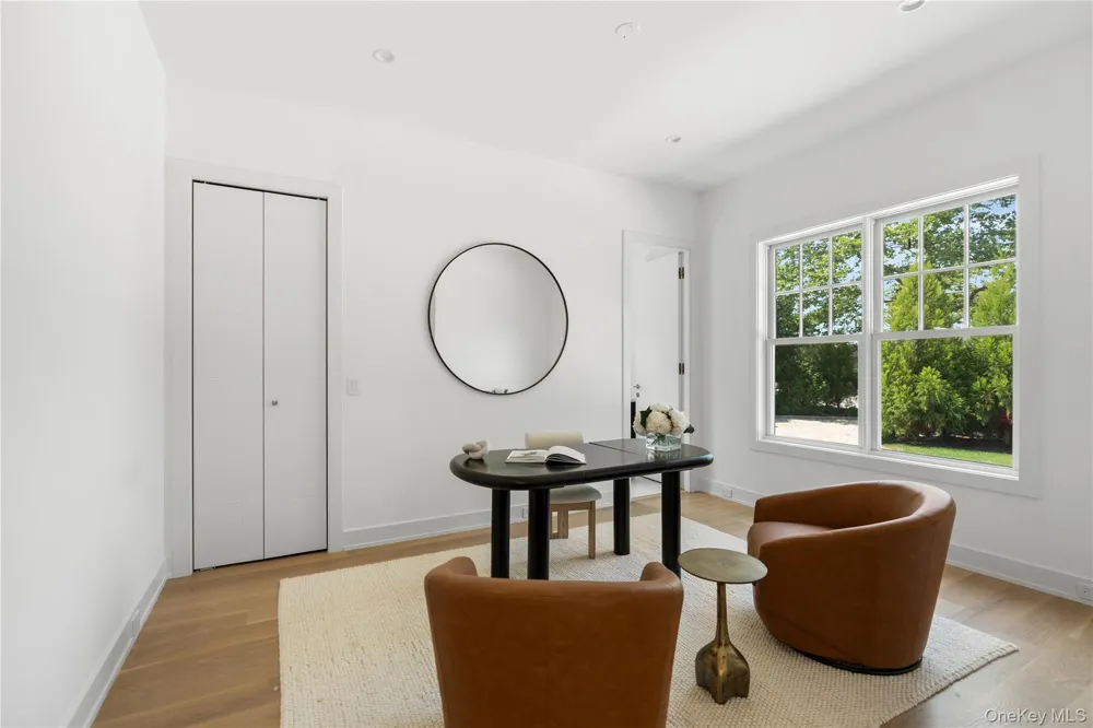 100 Narrow Lane Southampton, NY 11968