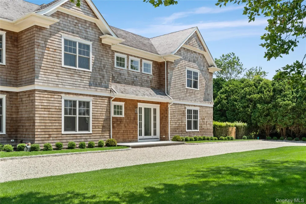 100 Narrow Lane Southampton, NY 11968
