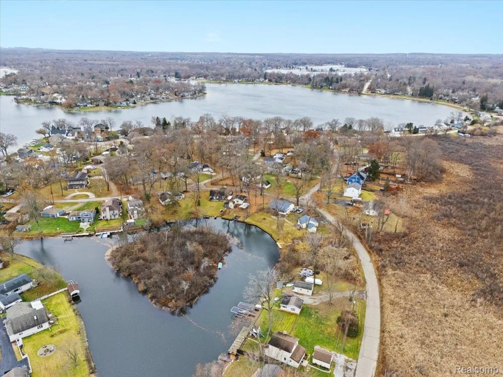 4370 Leroy Street White Lake Charter Township, MI 48383