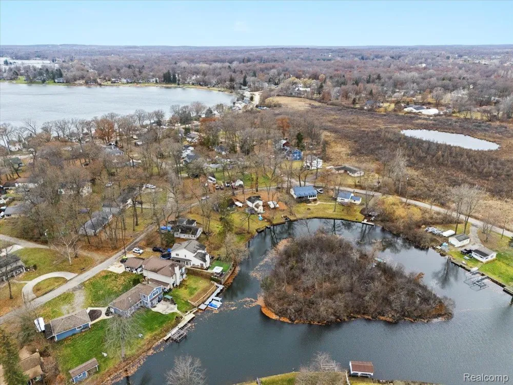 4370 Leroy Street White Lake Charter Township, MI 48383