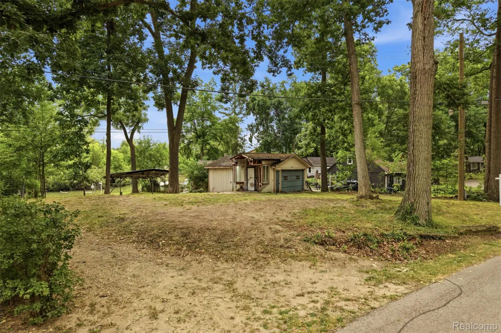 4370 Leroy Street White Lake Charter Township, MI 48383