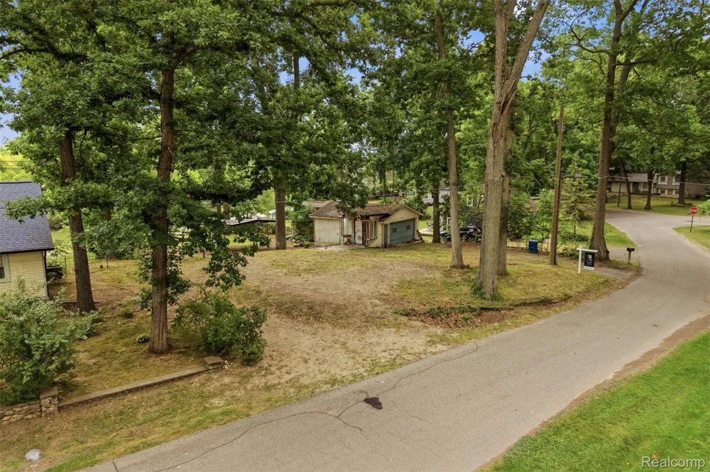 4370 Leroy Street White Lake Charter Township, MI 48383