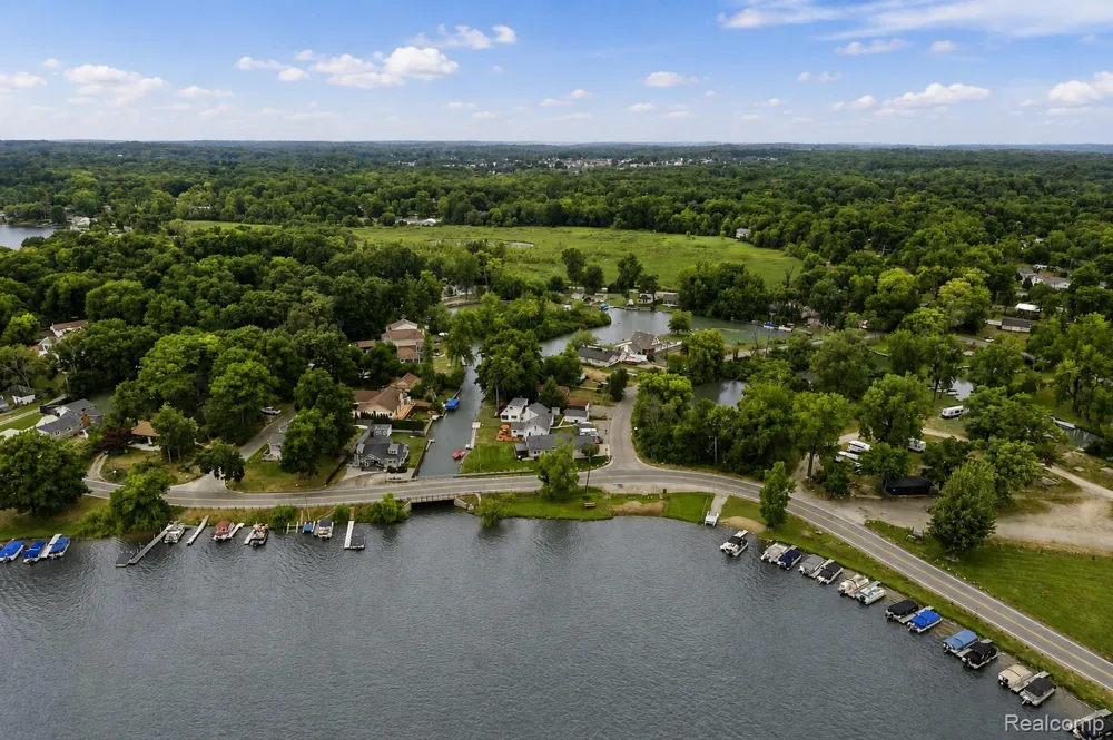4370 Leroy Street White Lake Charter Township, MI 48383
