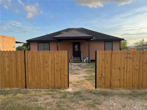 1842 La Fuente Drive