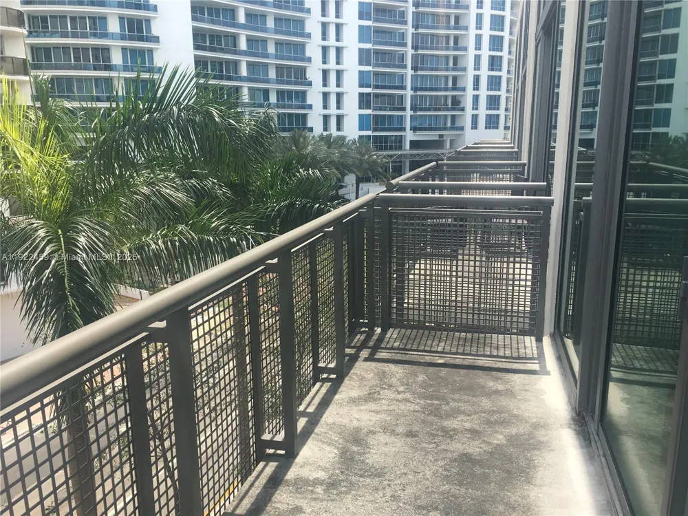 6000 Collins Ave #521 Miami Beach, FL 33140