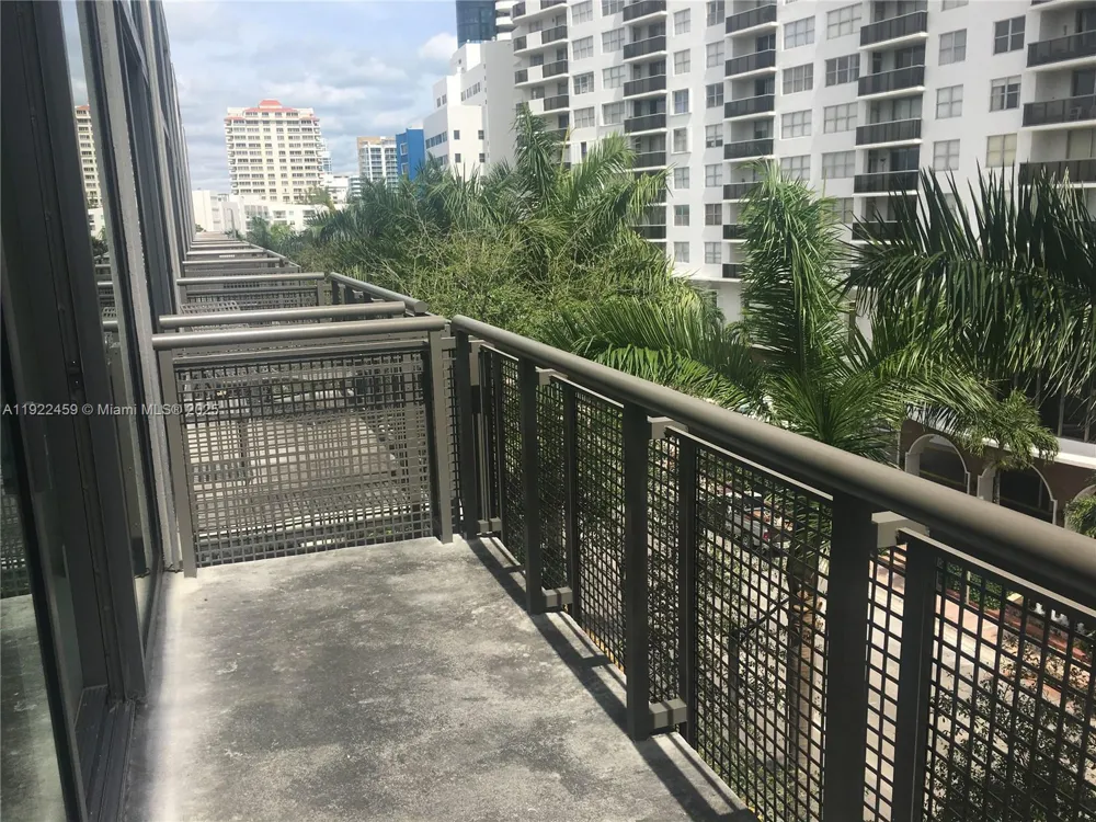 6000 Collins Ave #521 Miami Beach, FL 33140