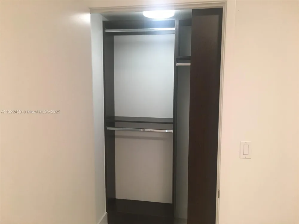 6000 Collins Ave #521 Miami Beach, FL 33140