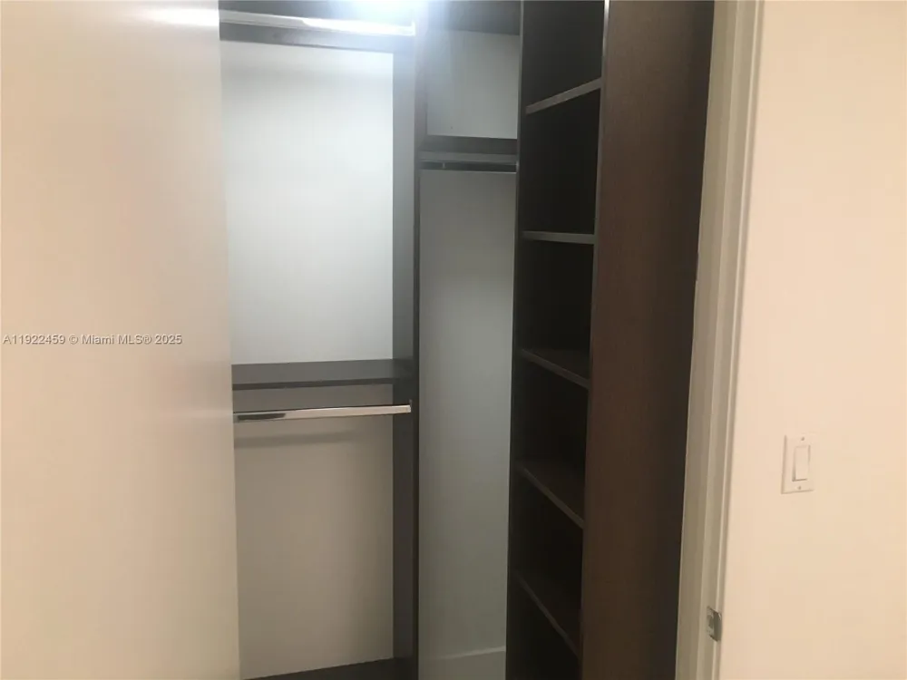 6000 Collins Ave #521 Miami Beach, FL 33140