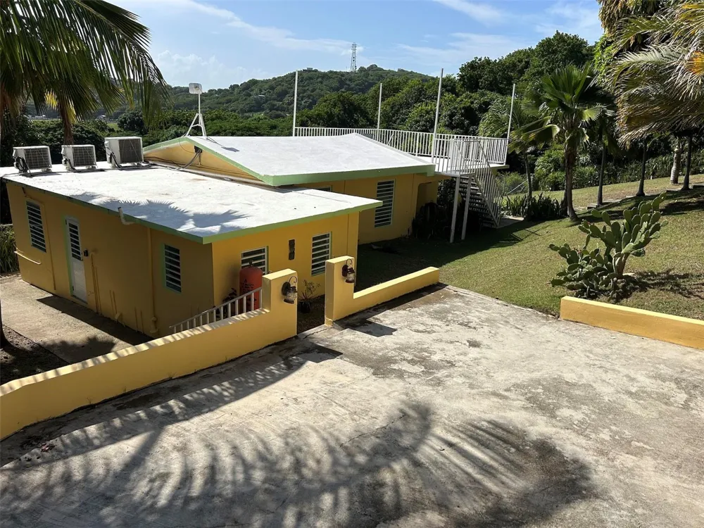 Number 28 DESTINO Vieques, PR 00765
