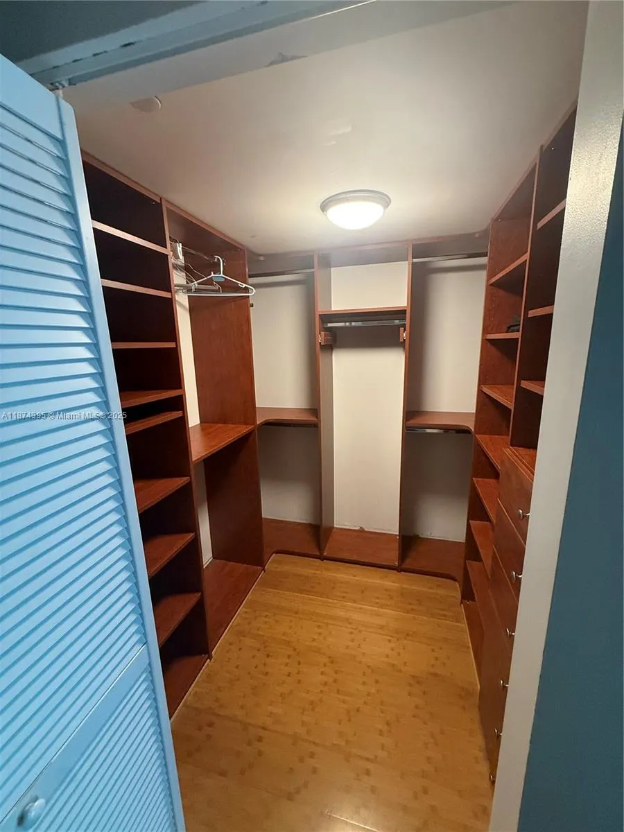 2101 Brickell Ave #508 Miami, FL 33129