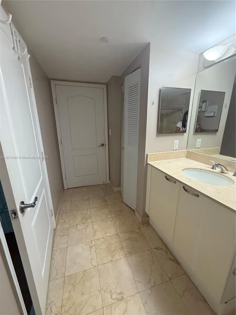 2101 Brickell Ave #508 Miami, FL 33129