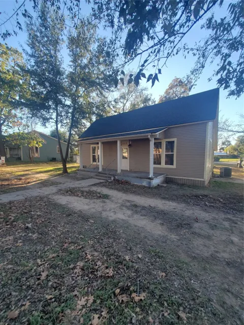 305 Peach Street