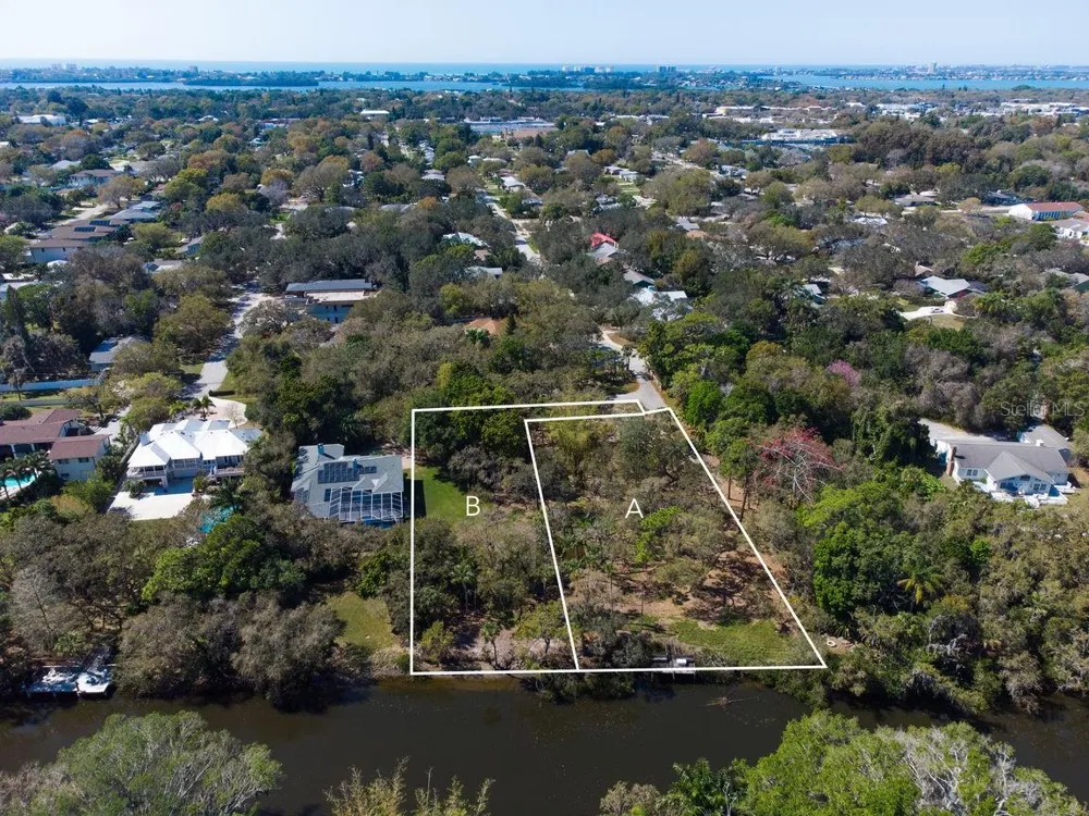 4407 S SHADE AVENUE Sarasota, FL 34231