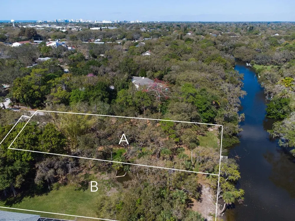 4407 S SHADE AVENUE Sarasota, FL 34231