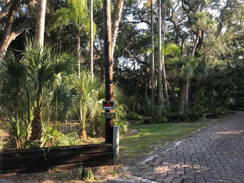 4407 S SHADE AVENUE Sarasota, FL 34231