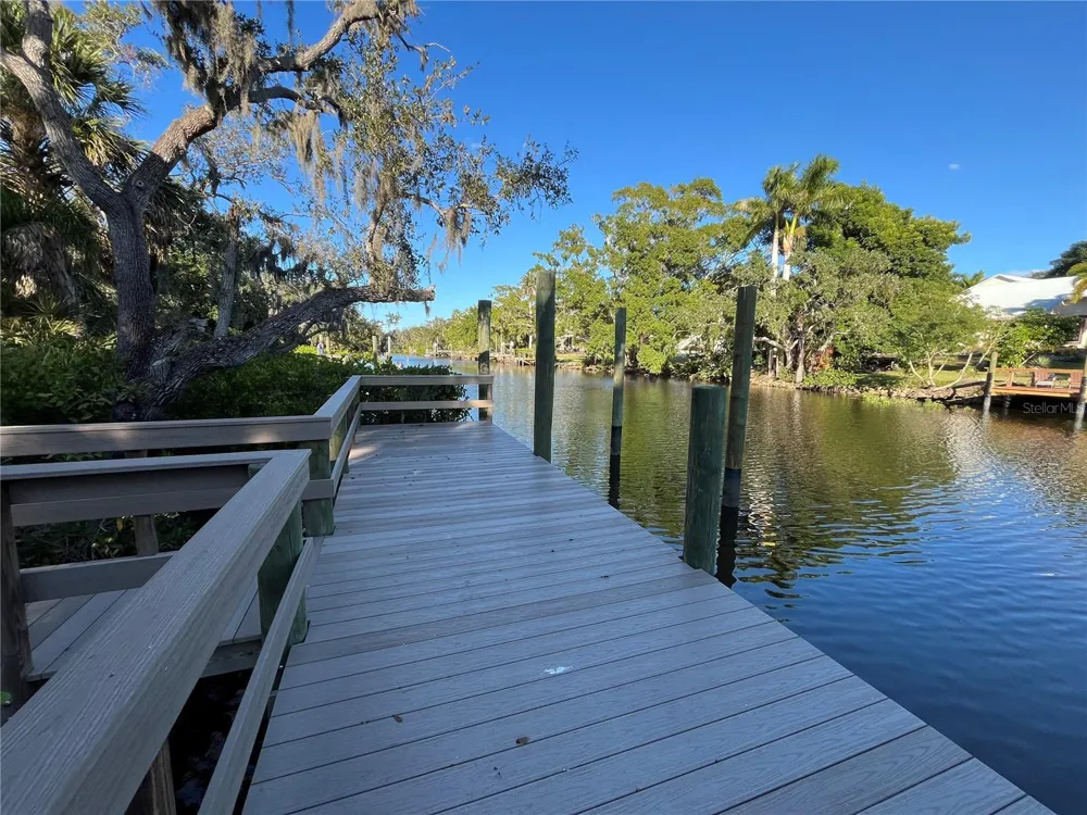 4407 S SHADE AVENUE Sarasota, FL 34231