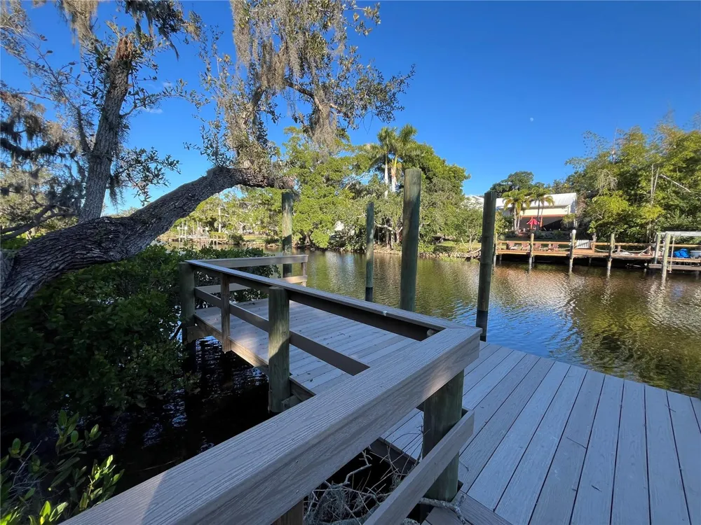 4407 S SHADE AVENUE Sarasota, FL 34231