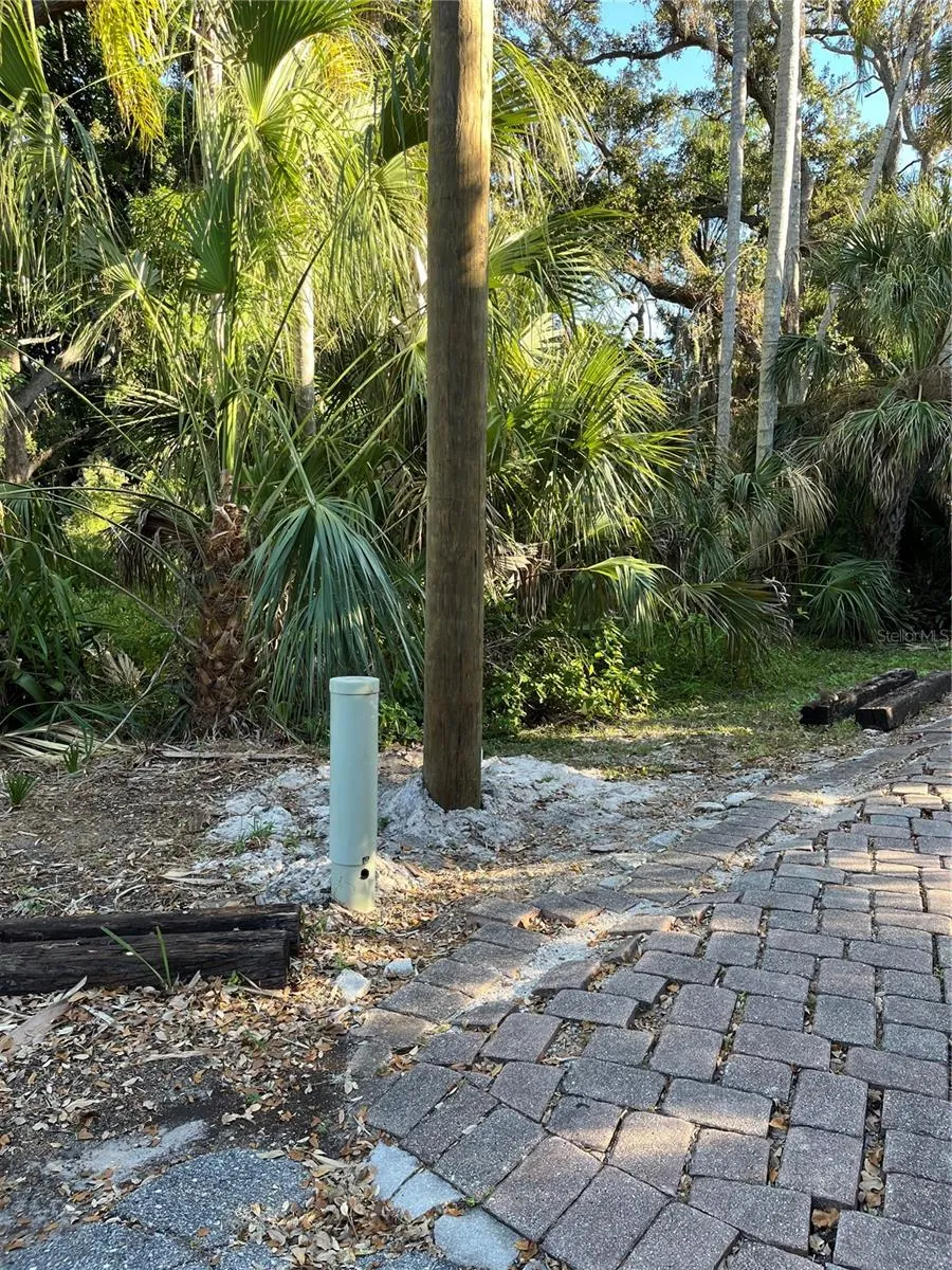 4407 S SHADE AVENUE Sarasota, FL 34231