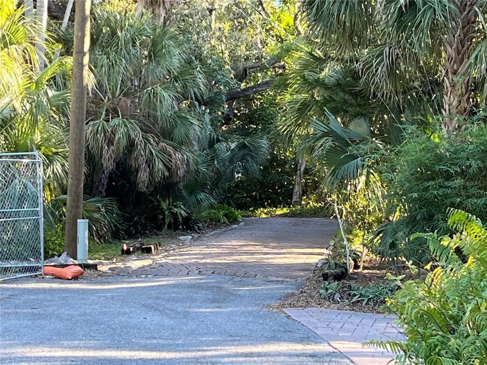 4407 S SHADE AVENUE Sarasota, FL 34231