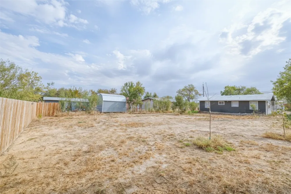 315 E Bexar Street Crystal City, TX 78839