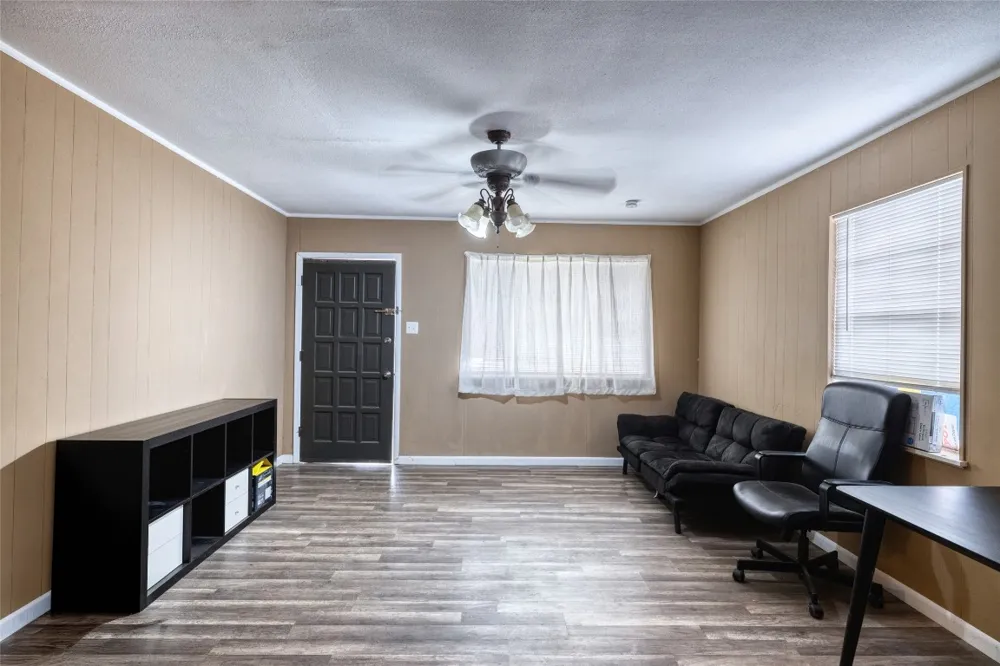 315 E Bexar Street Crystal City, TX 78839