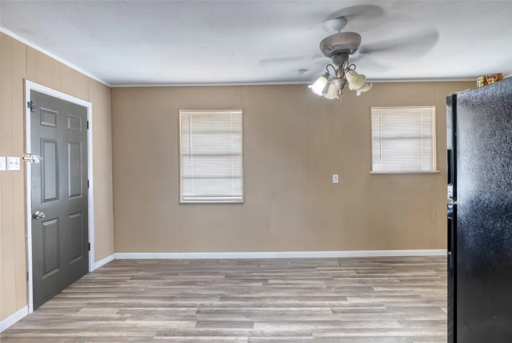 315 E Bexar Street Crystal City, TX 78839