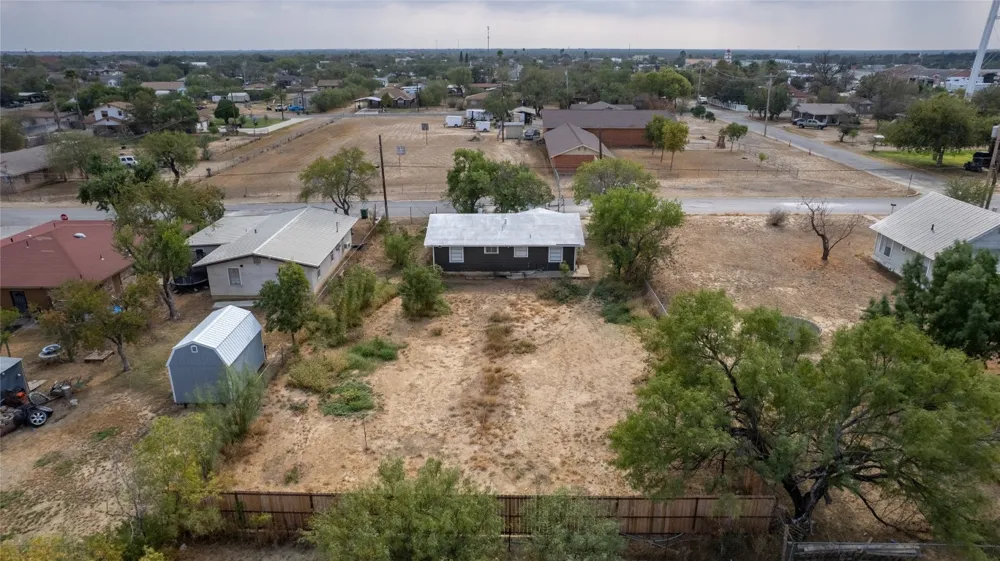 315 E Bexar Street Crystal City, TX 78839