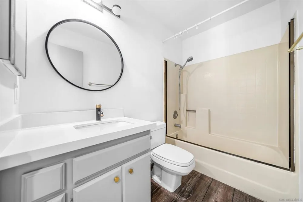 9302 Twin Trails Dr #204 San Diego, CA 92129
