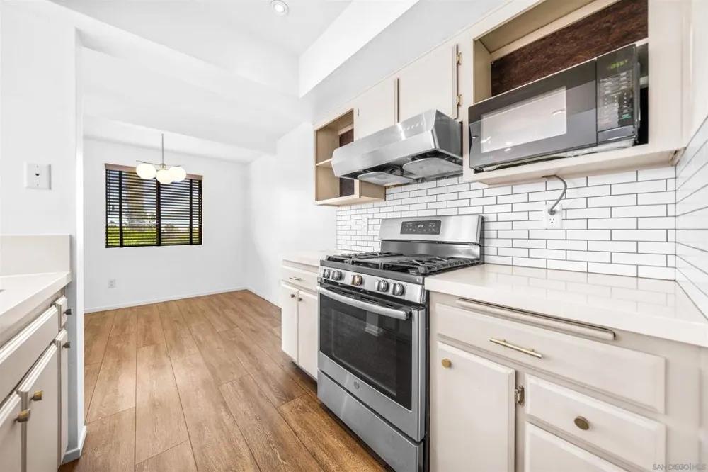 9302 Twin Trails Dr #204 San Diego, CA 92129