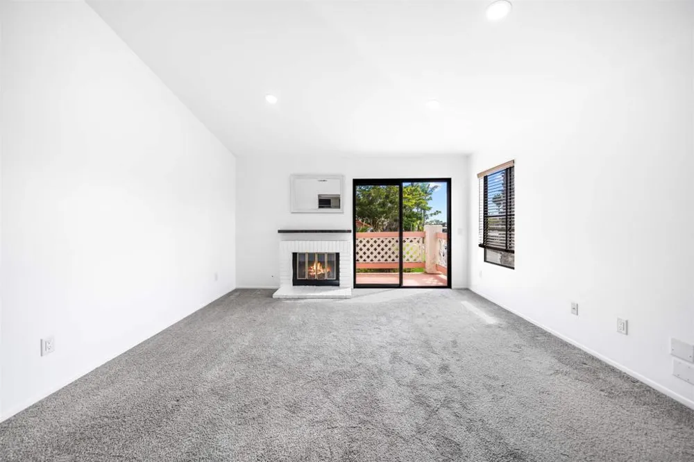 9302 Twin Trails Dr #204 San Diego, CA 92129