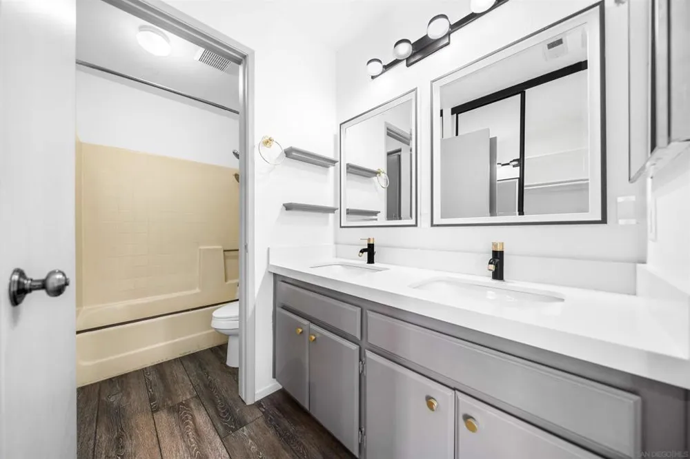 9302 Twin Trails Dr #204 San Diego, CA 92129