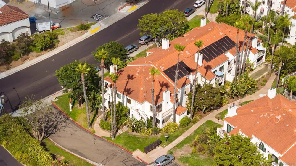 9302 Twin Trails Dr #204 San Diego, CA 92129