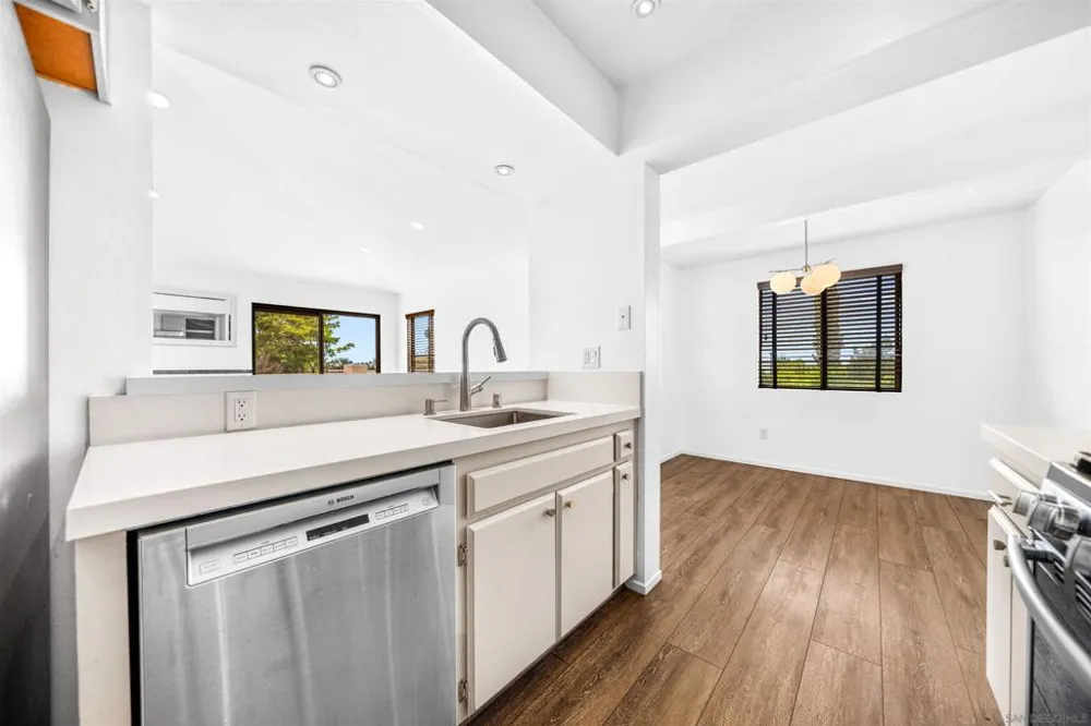 9302 Twin Trails Dr #204 San Diego, CA 92129
