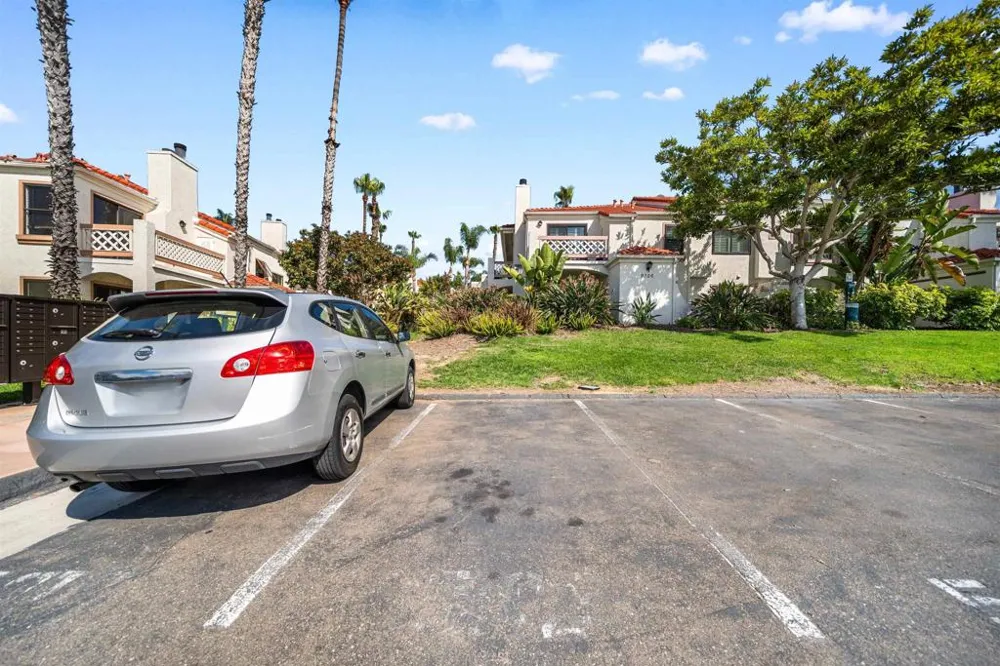 9302 Twin Trails Dr #204 San Diego, CA 92129